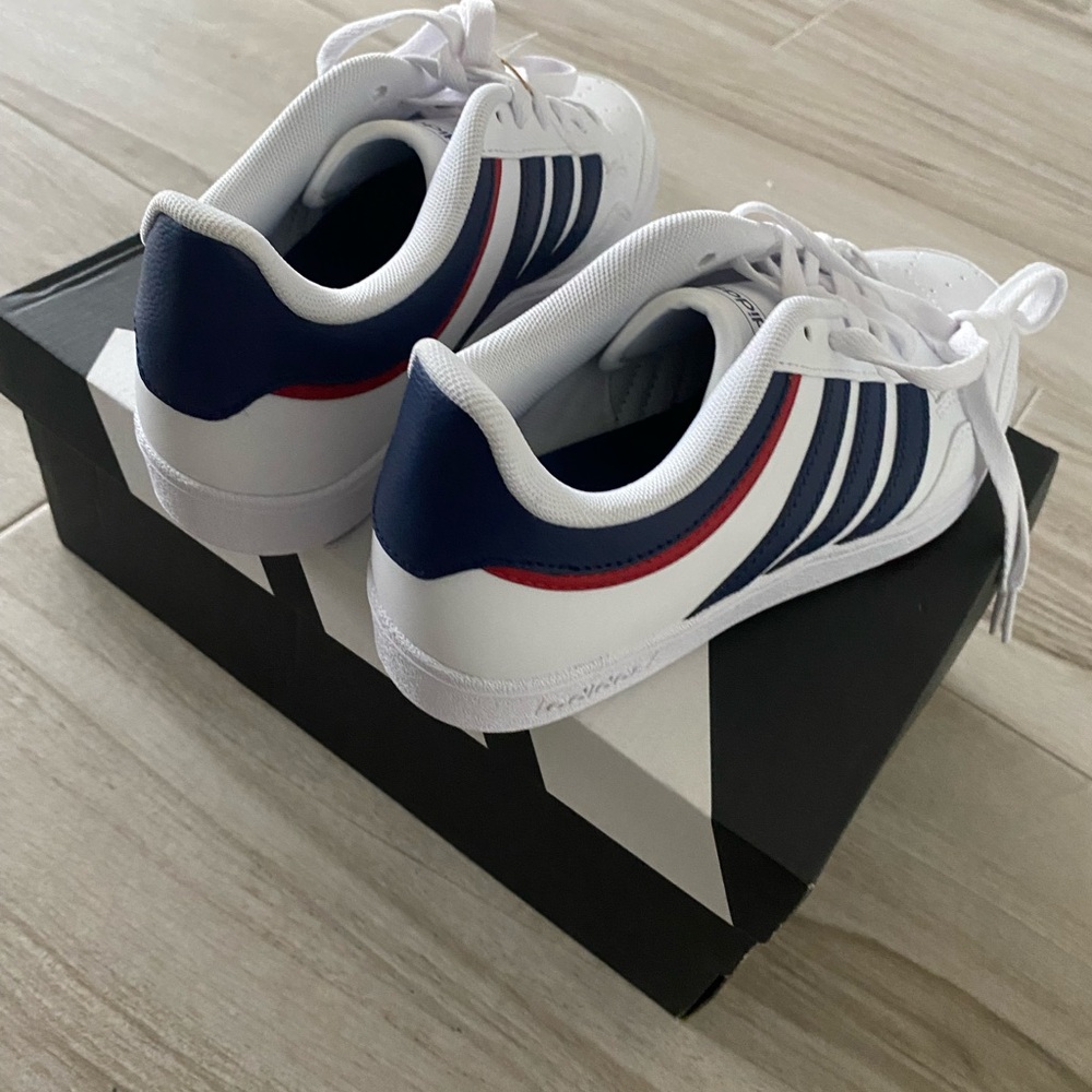NWT Adidas Hooped 4.0 Men's White Sneakers/Navy Stripes; Size 7 Men’s and 8 Wo - Picture 2 of 6